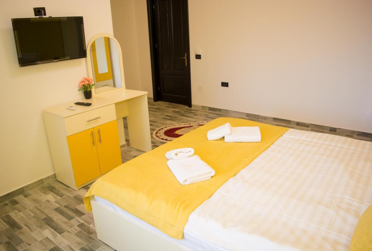 Bed and Breakfast Casa Erk à Călimăneşti Extérieur photo