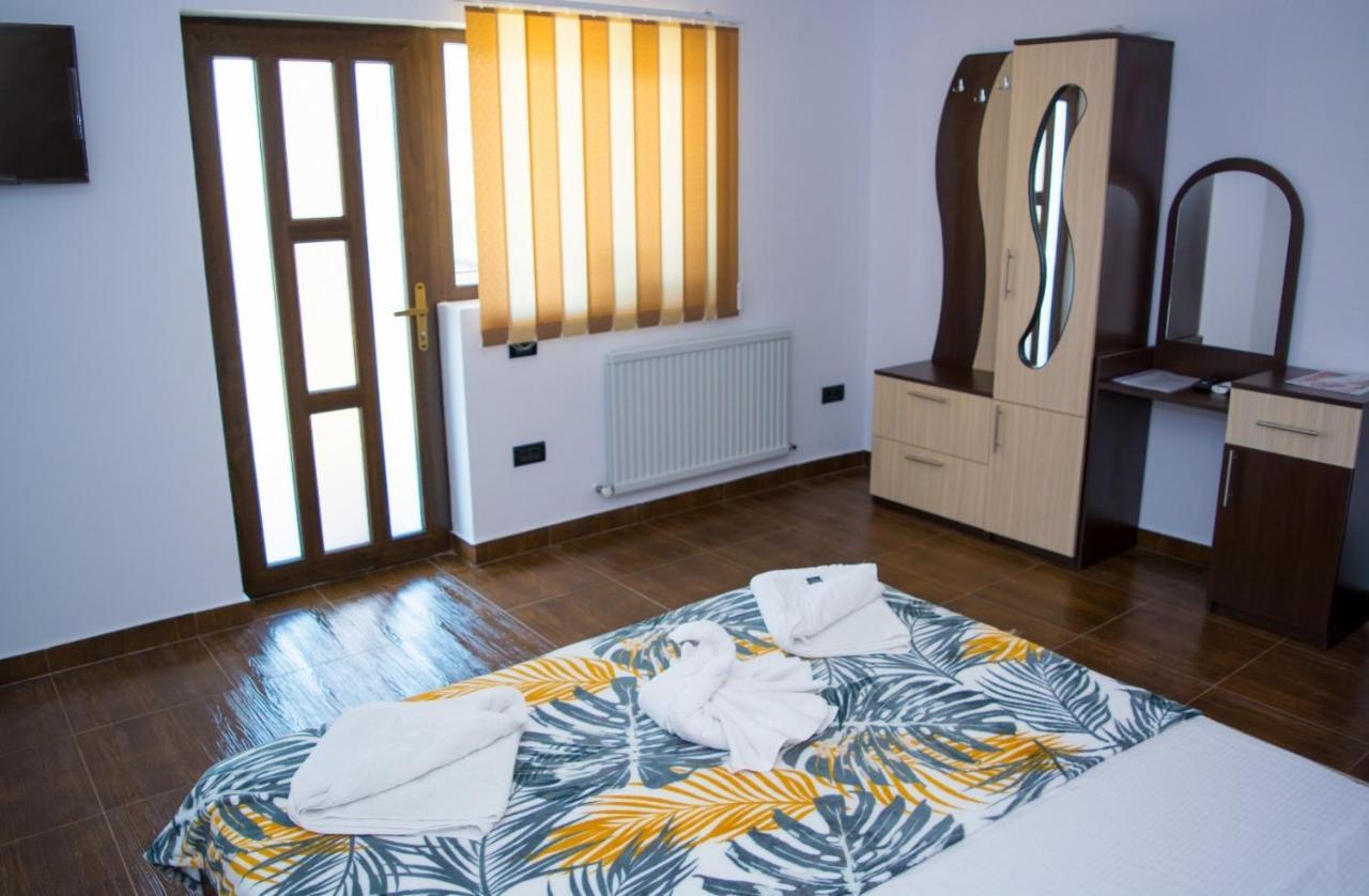 Bed and Breakfast Casa Erk à Călimăneşti Extérieur photo