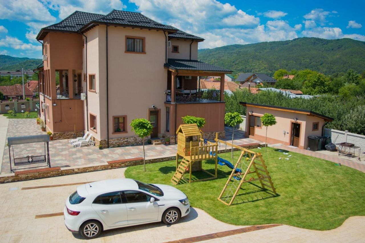 Bed and Breakfast Casa Erk à Călimăneşti Extérieur photo