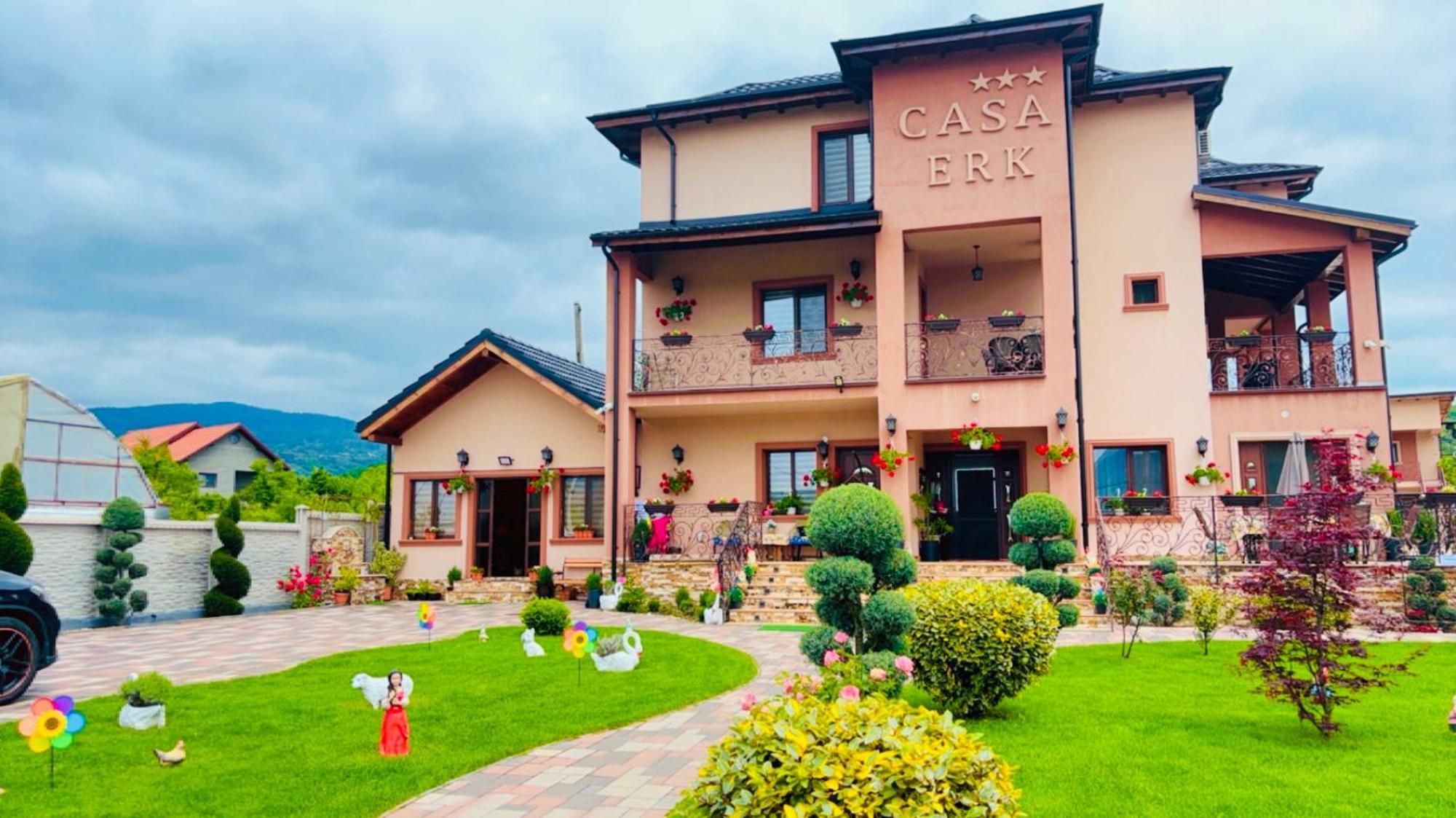 Bed and Breakfast Casa Erk à Călimăneşti Extérieur photo
